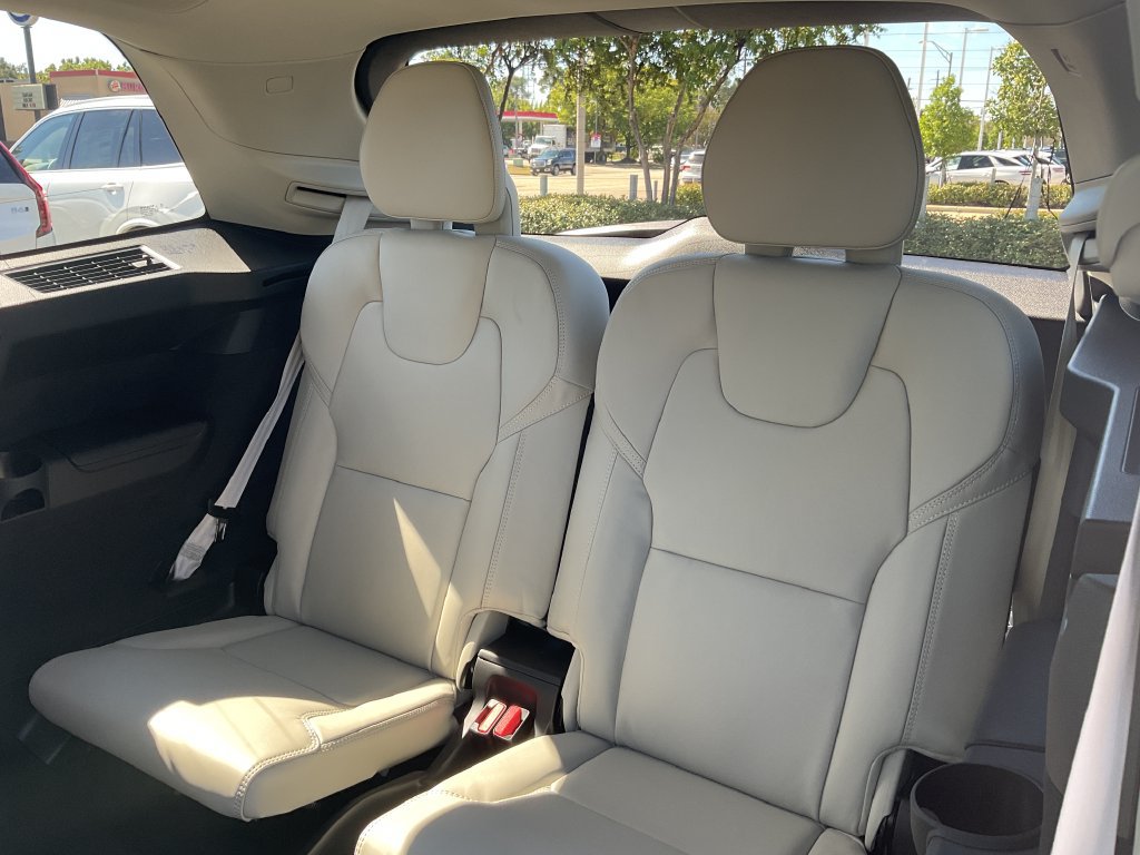 New 2027 Volvo XC90 B6 Ultra AWD/4WD image 15