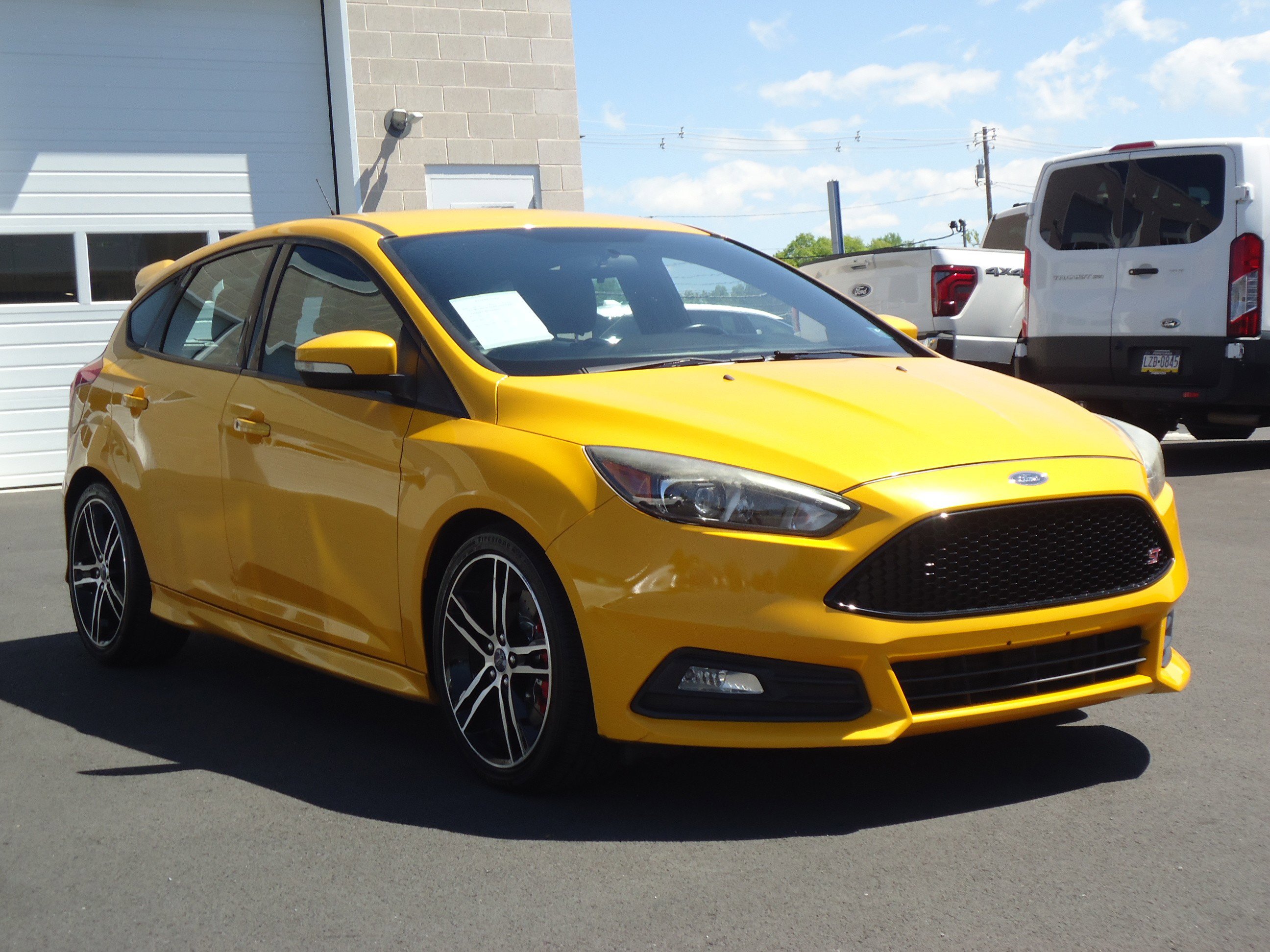 Used 2015 Ford Focus ST w/ Equipment Group 401A FWD image 1