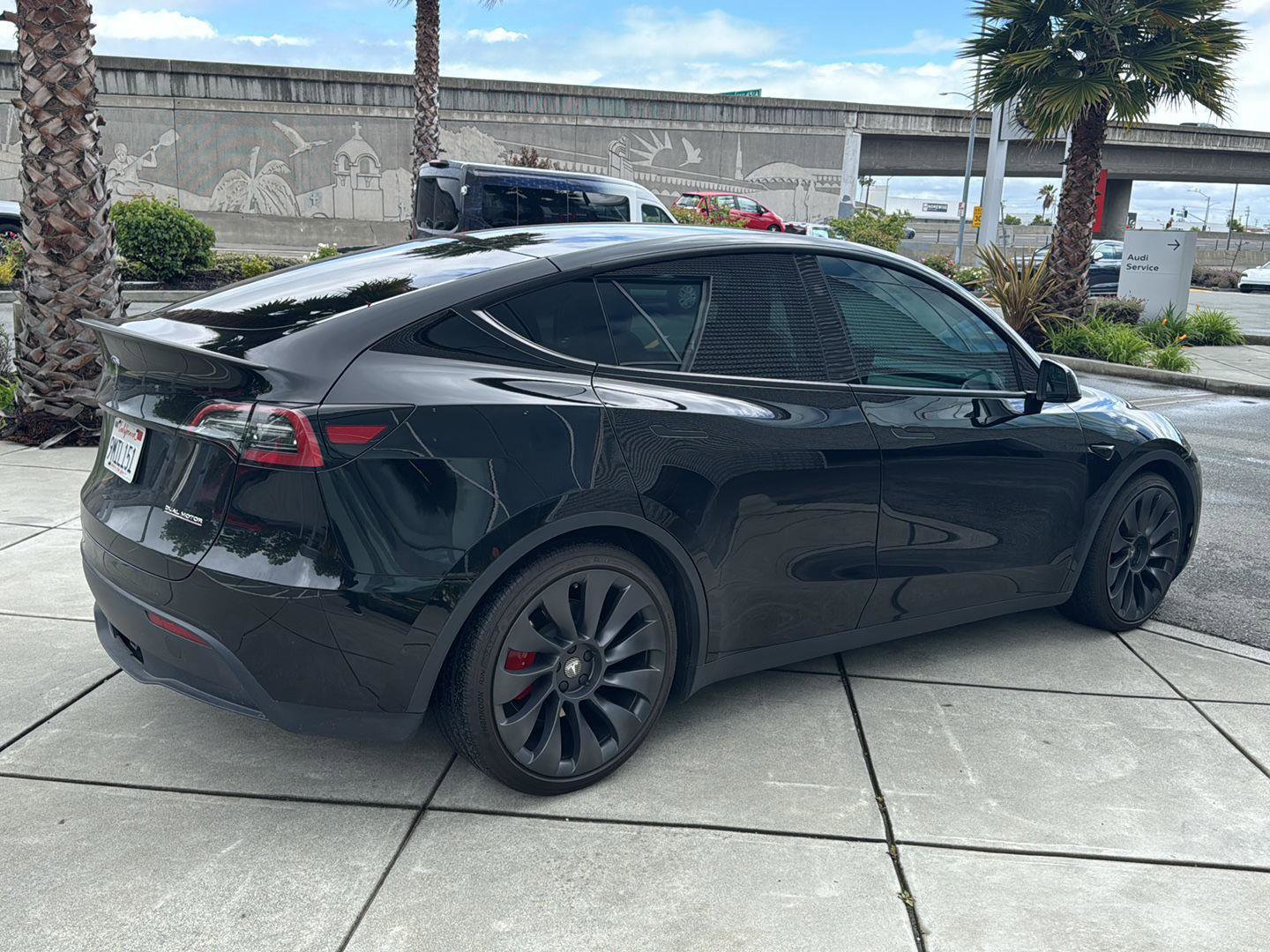 Used 2024 Tesla Model Y Performance image 6