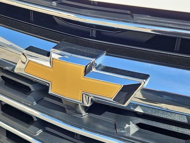 New 2027 Chevrolet Traverse LT w/ LPO, Cargo Package FWD image 31