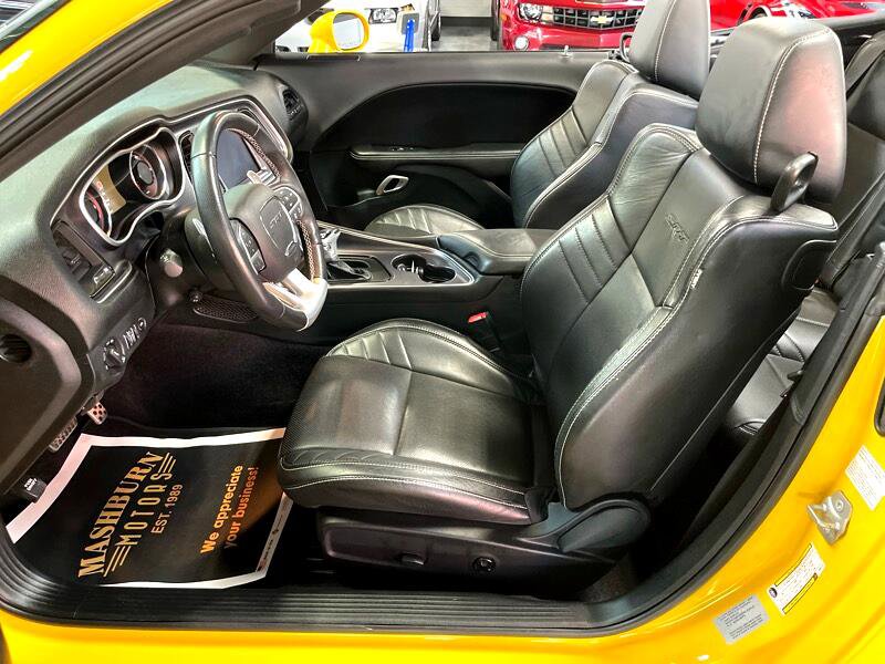 Used 2017 Dodge Challenger SRT w/ Technology Group image 24
