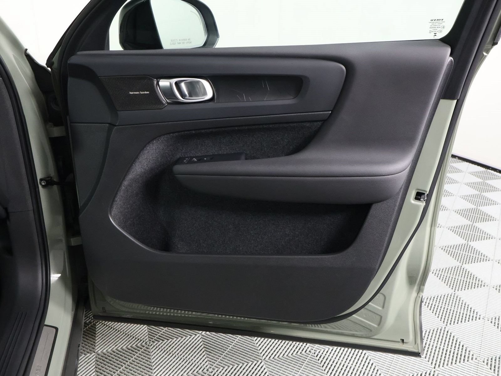 Used 2023 Volvo C40 P8 Recharge Ultimate w/ Protection Package Premier AWD/4WD image 21