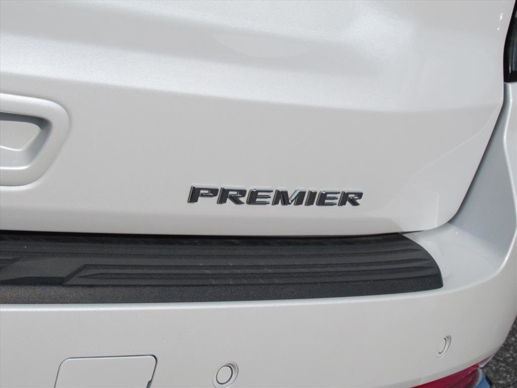 Used 2025 Chevrolet Suburban Premier image 8