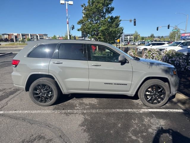 Used 2021 Jeep Grand Cherokee Laredo X image 13