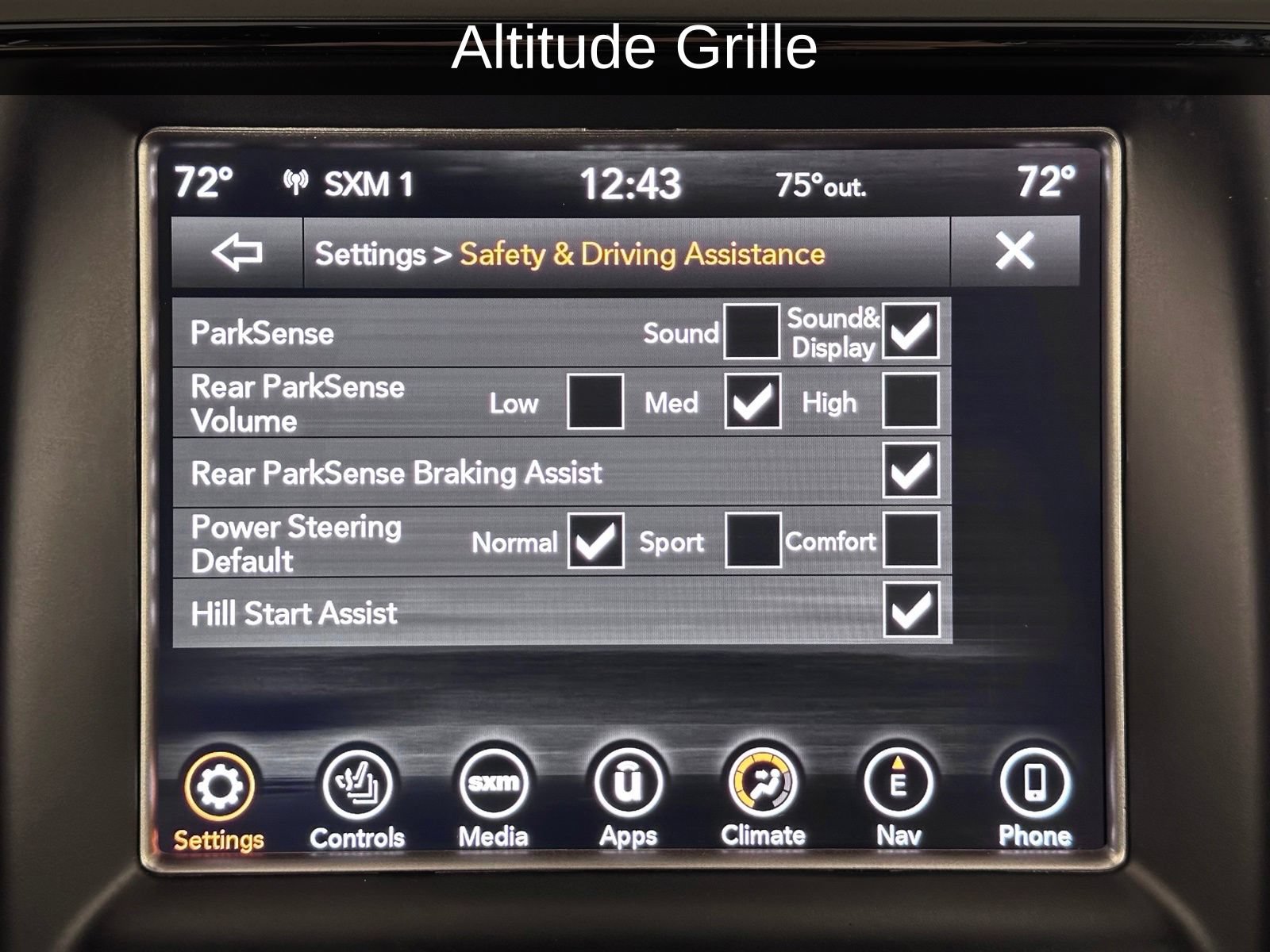 Used 2018 Jeep Grand Cherokee Altitude RWD image 21