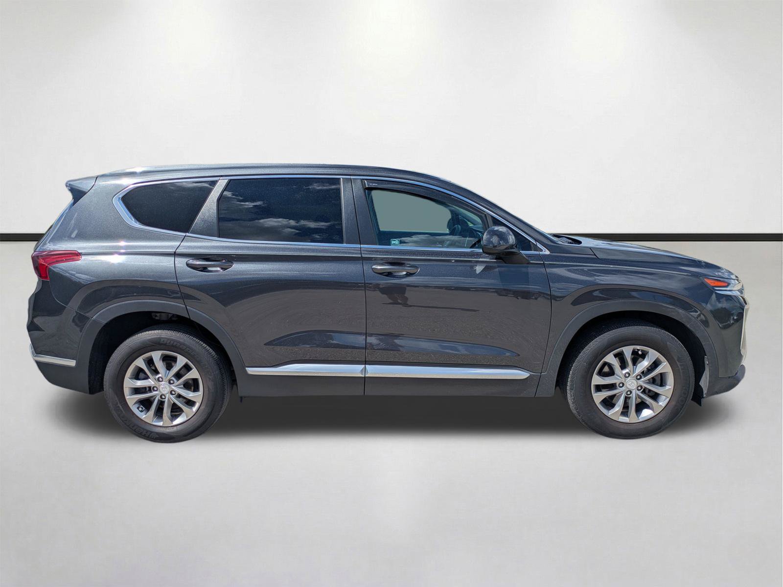 Used 2020 Hyundai Santa Fe SE FWD image 4