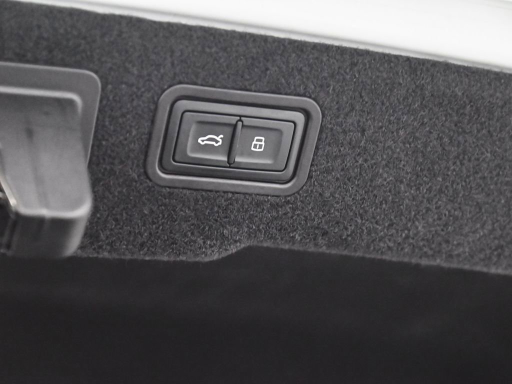 Used 2023 Audi A8 L 3.0T w/ Comfort Plus Package image 47