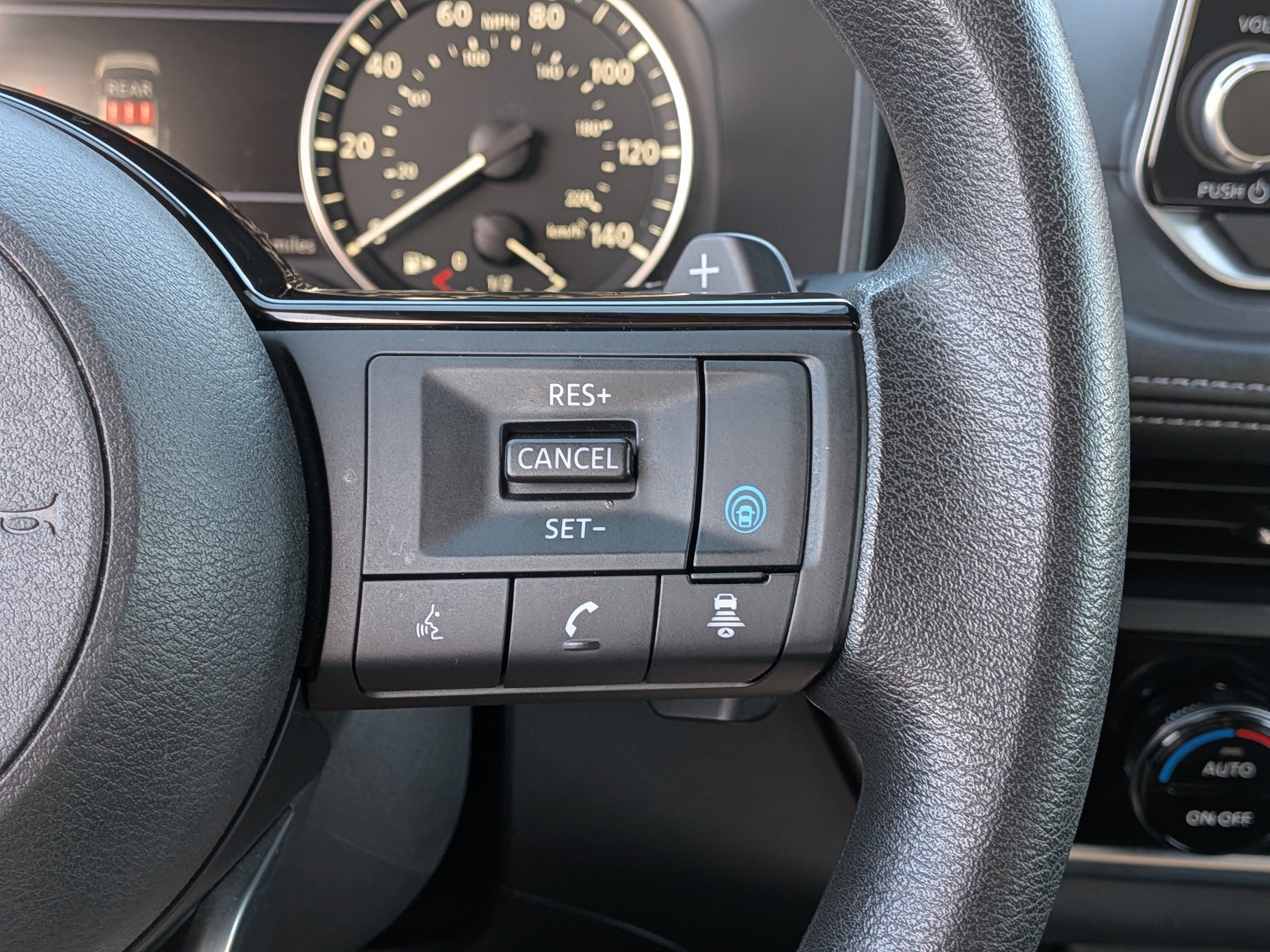 Used 2023 Nissan Rogue SV AWD/4WD image 25