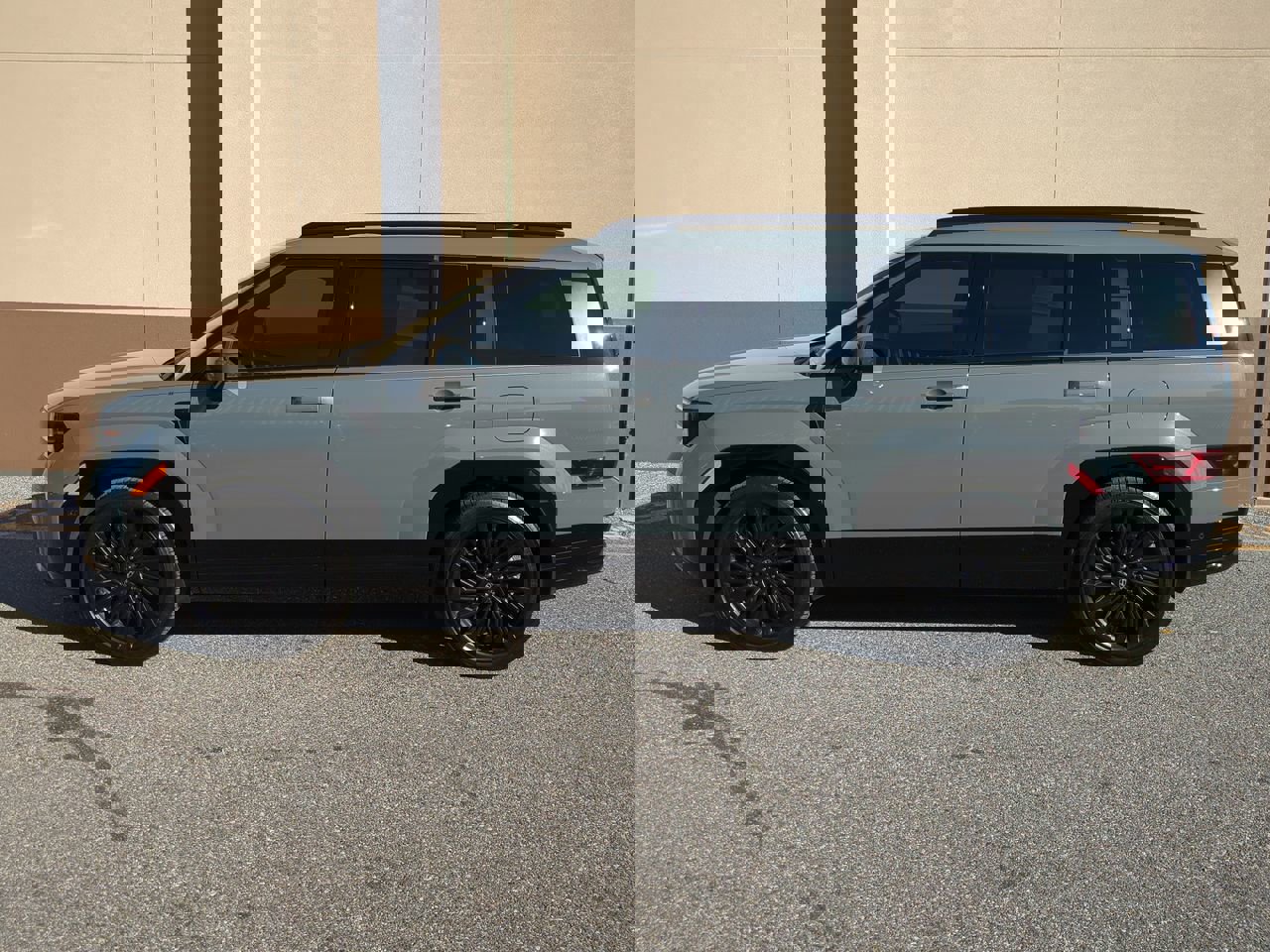 Used 2024 Hyundai Santa Fe Calligraphy image 7