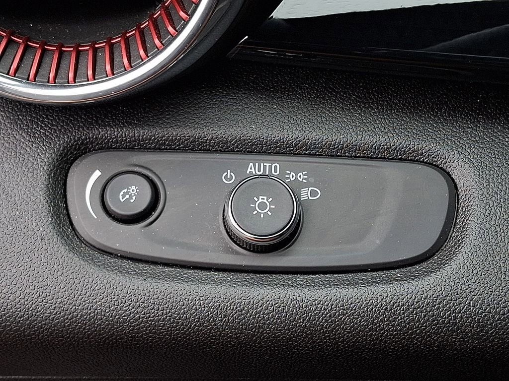 Used 2024 Chevrolet Trax RS w/ Driver Confidence Package image 24