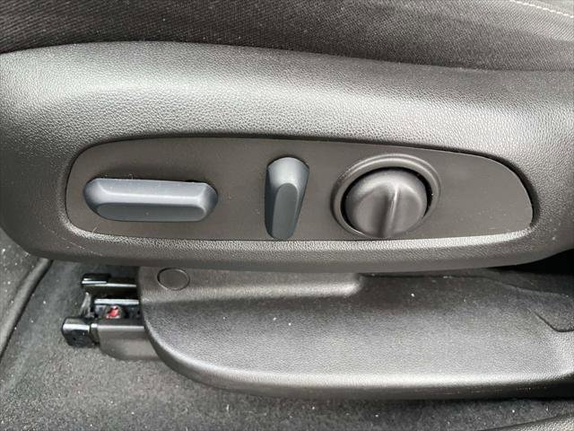 Used 2023 Chevrolet Blazer LT image 14