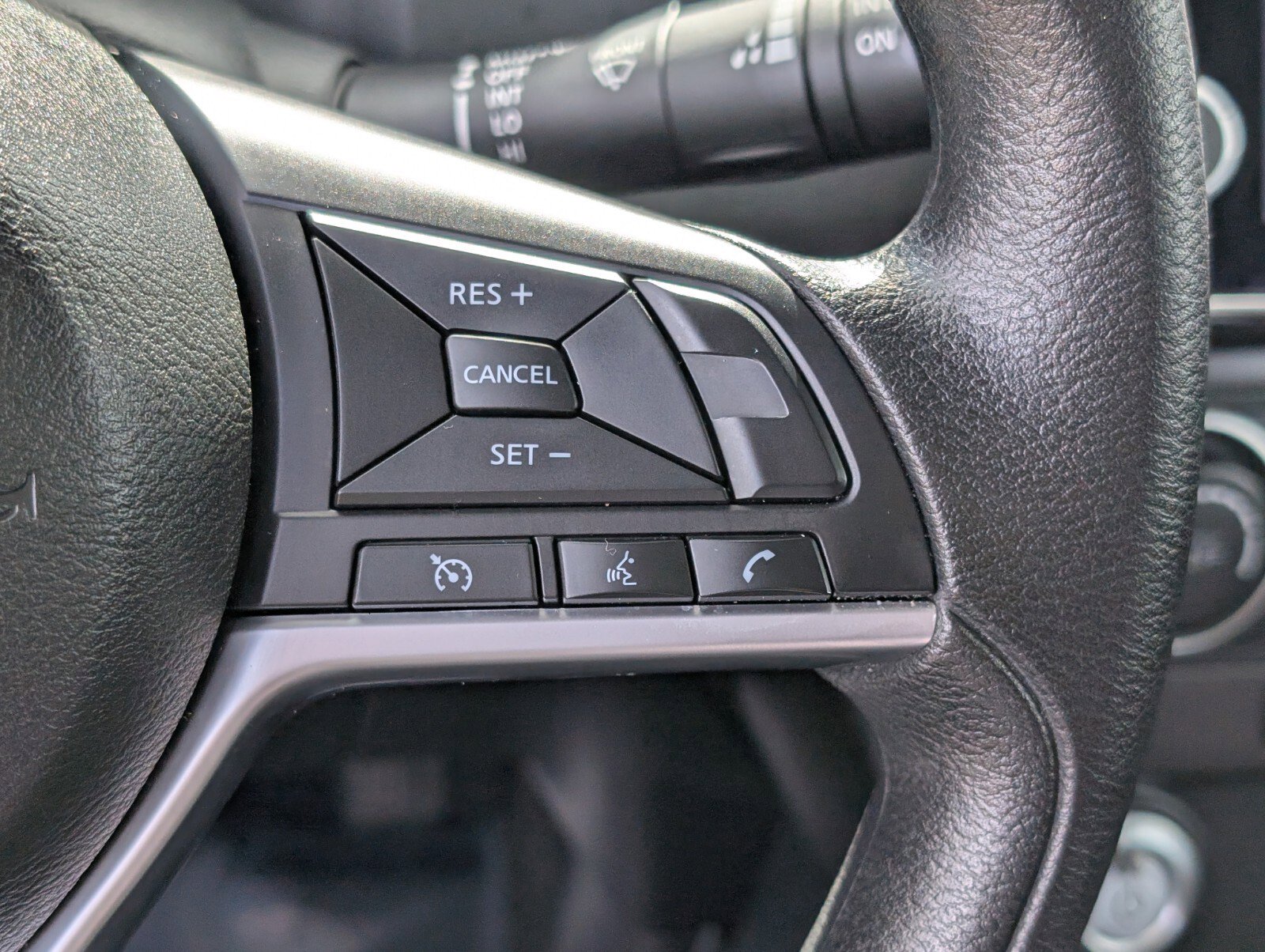 Certified 2025 Nissan Leaf S image 27