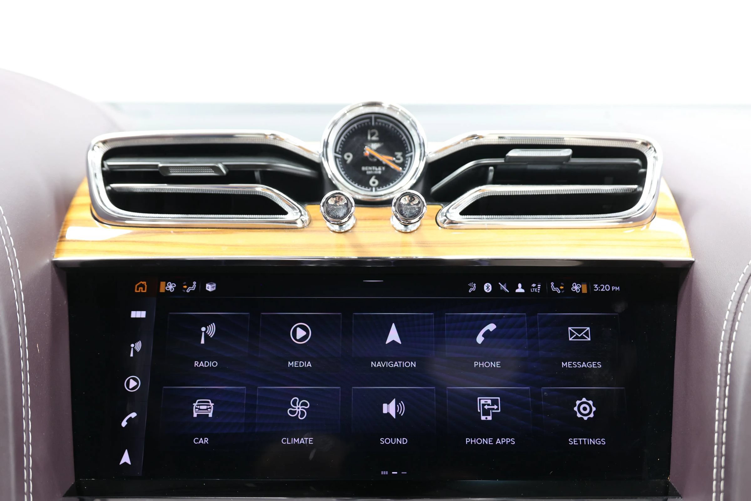 Used 2023 Bentley Bentayga Extended Wheelbase AWD/4WD image 44