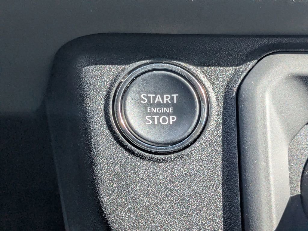 Used 2023 Land Rover Defender 110 X-Dynamic SE image 14