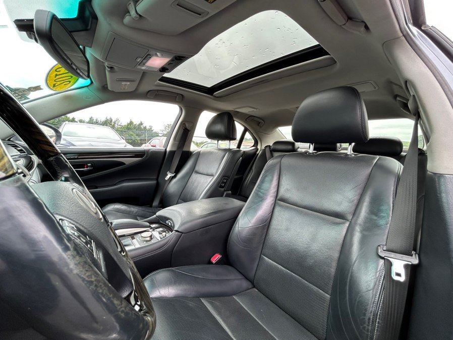 Used 2015 Lexus LS 460 AWD w/ Comfort Package image 9