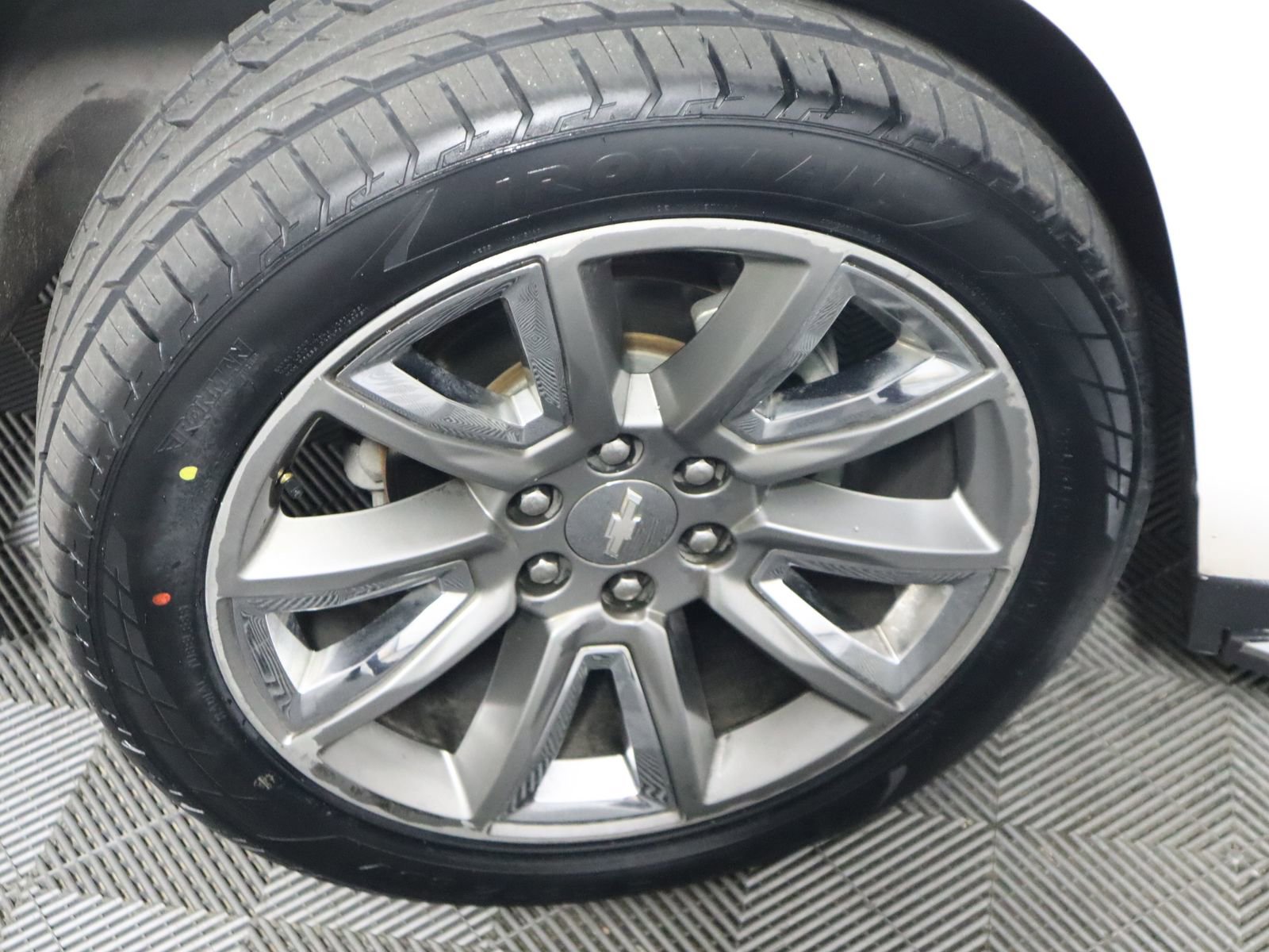 Used 2019 Chevrolet Suburban Premier AWD/4WD image 17