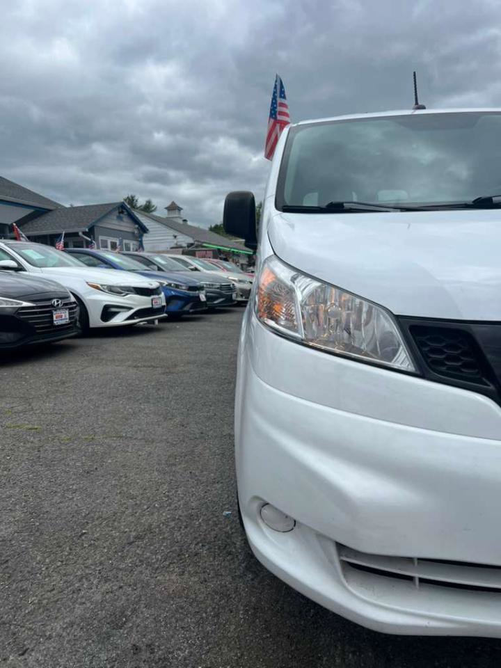 Used 2021 Nissan NV200 S w/ Back Door Glass Package FWD image 2