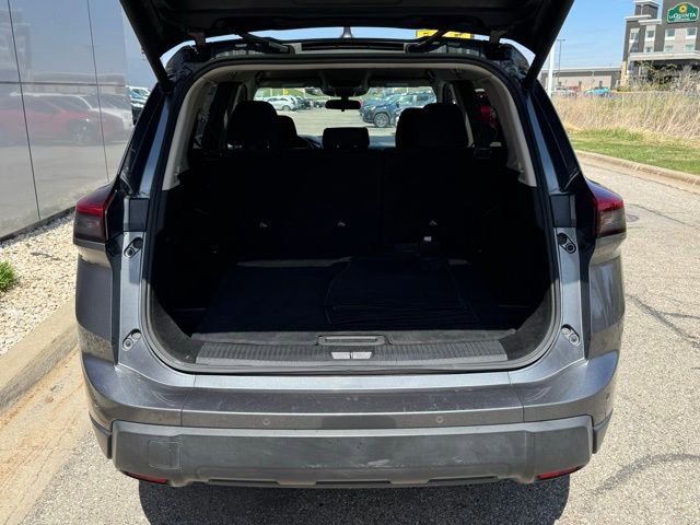 Used 2024 Nissan Rogue SV image 35