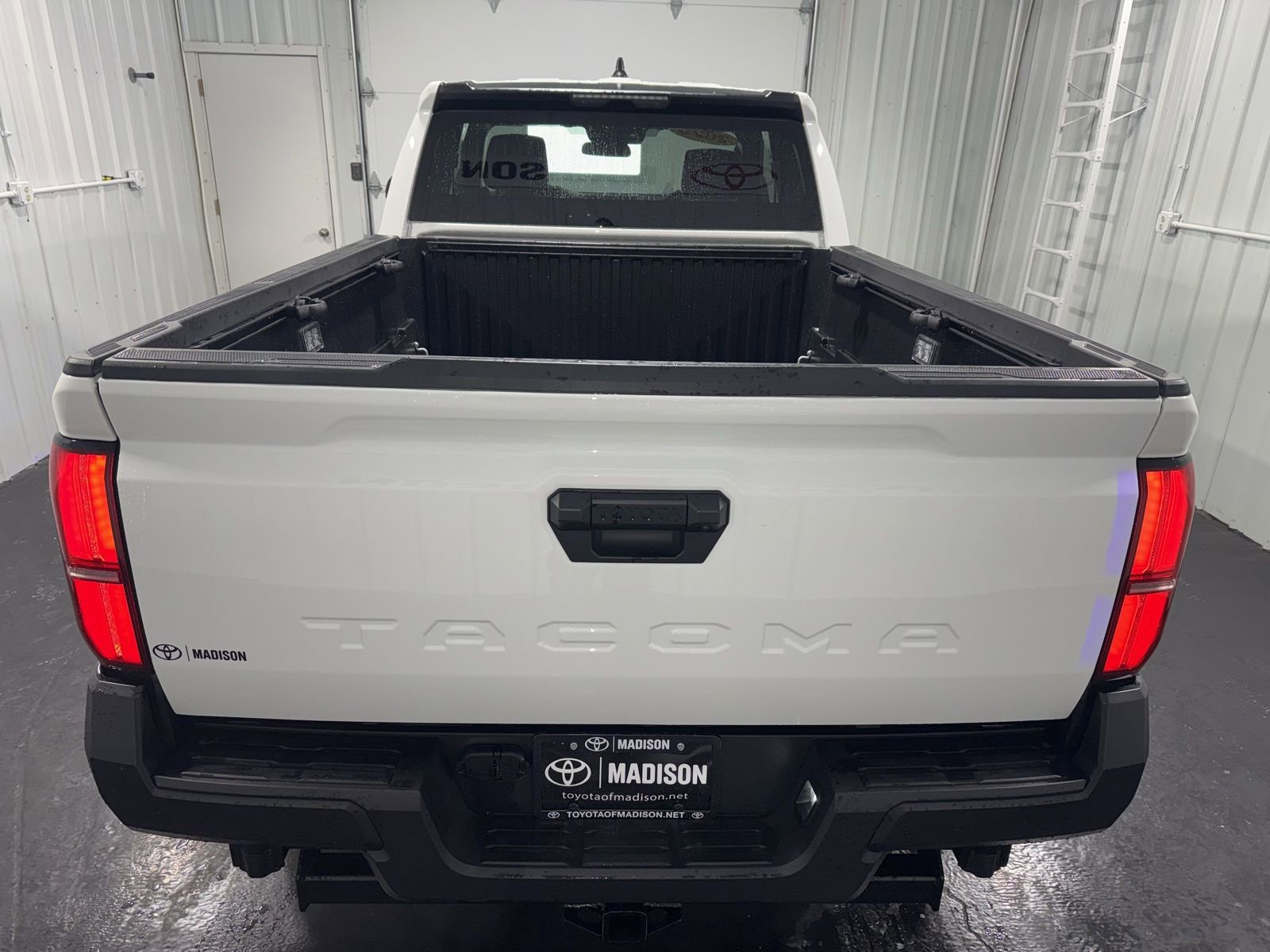 Used 2025 Toyota Tacoma SR image 26