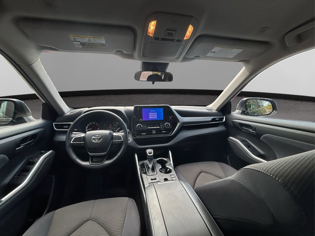 Used 2023 Toyota Highlander LE image 27