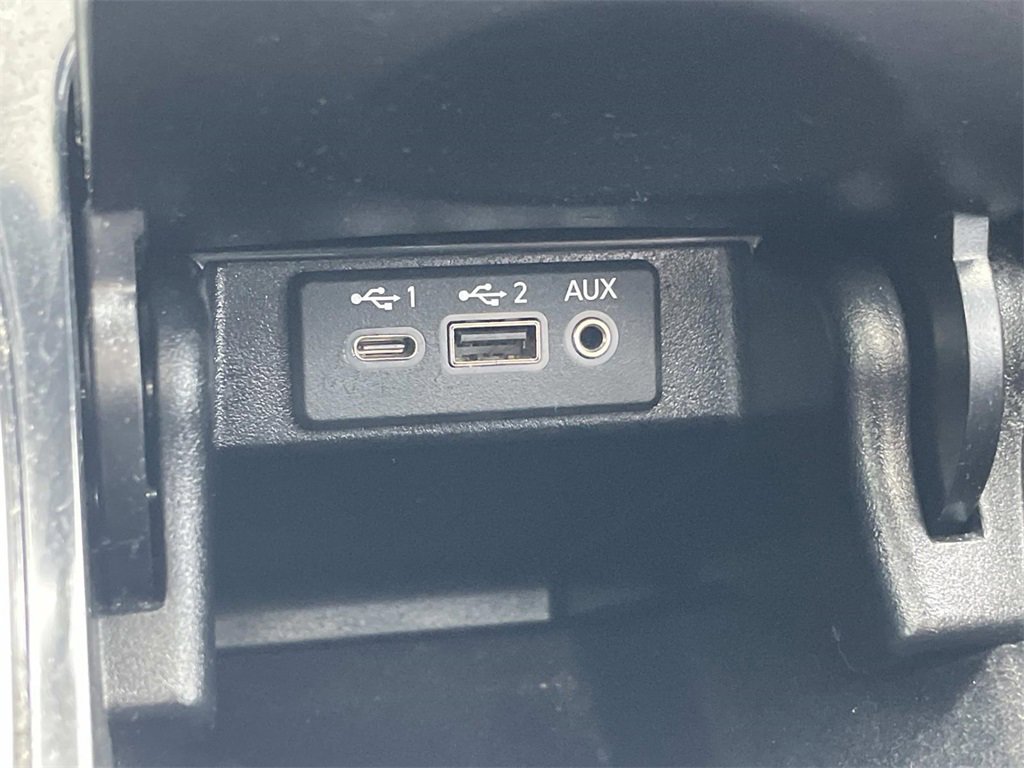 Certified 2023 Nissan Maxima SR w/ Sport Mat Group image 33