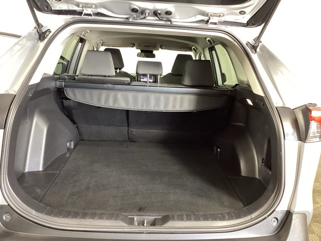 Used 2022 Toyota RAV4 XLE AWD/4WD image 31