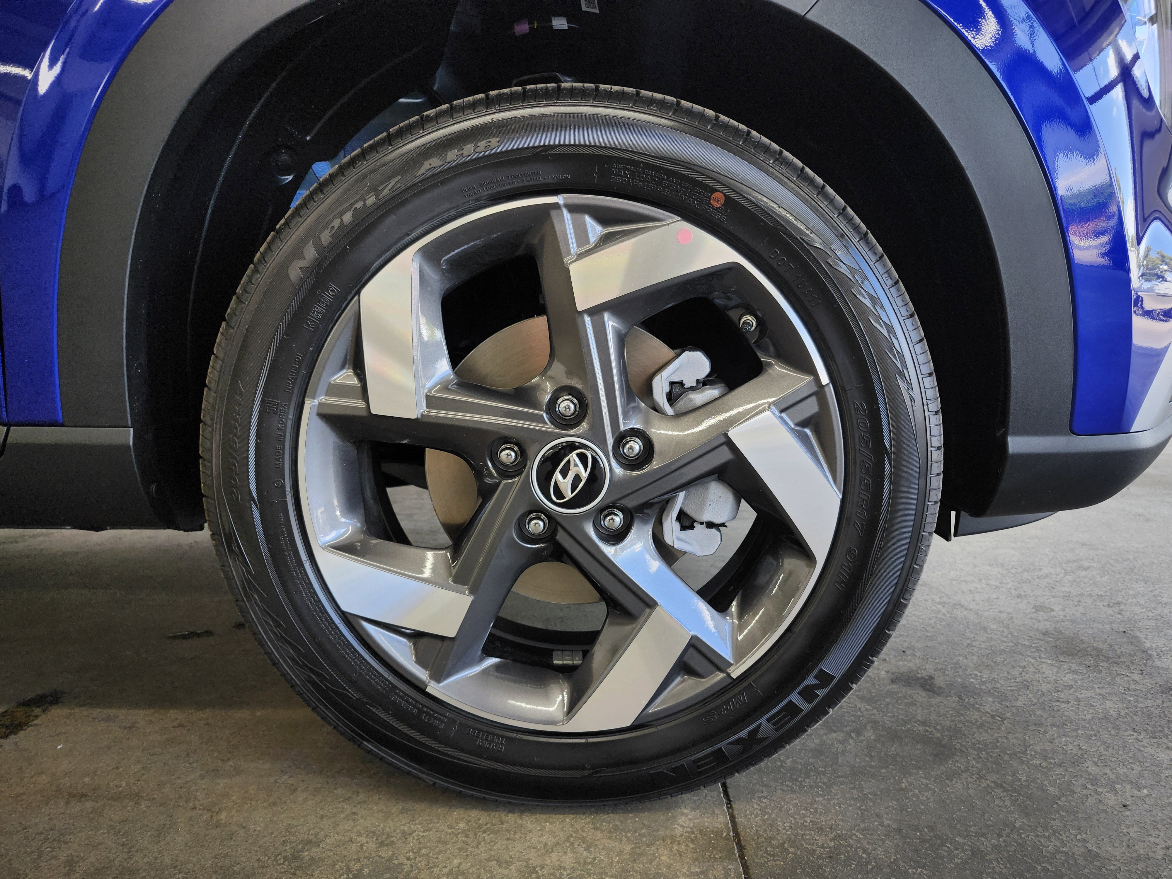 New 2025 Hyundai Venue Limited image 19