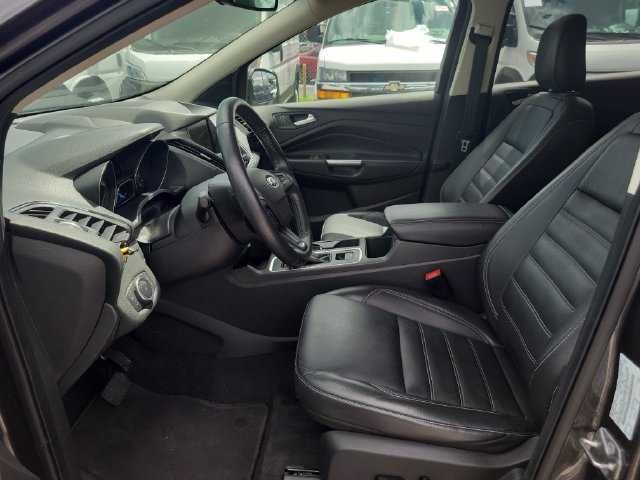 Used 2019 Ford Escape Titanium w/ U9j03 - Titanium Tow Package AWD/4WD image 21
