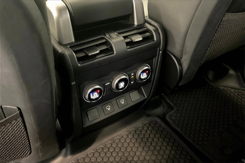 Used 2024 Land Rover Defender 130 Outbound image 33