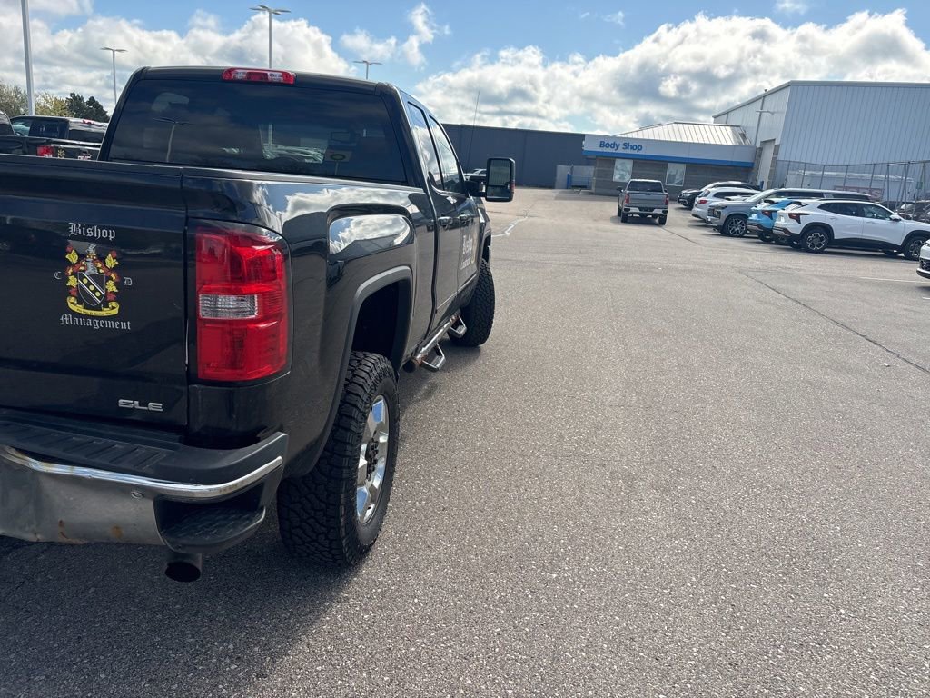 Used 2018 GMC Sierra 2500 SLE w/ HD SLE Preferred Plus Package AWD/4WD image 9