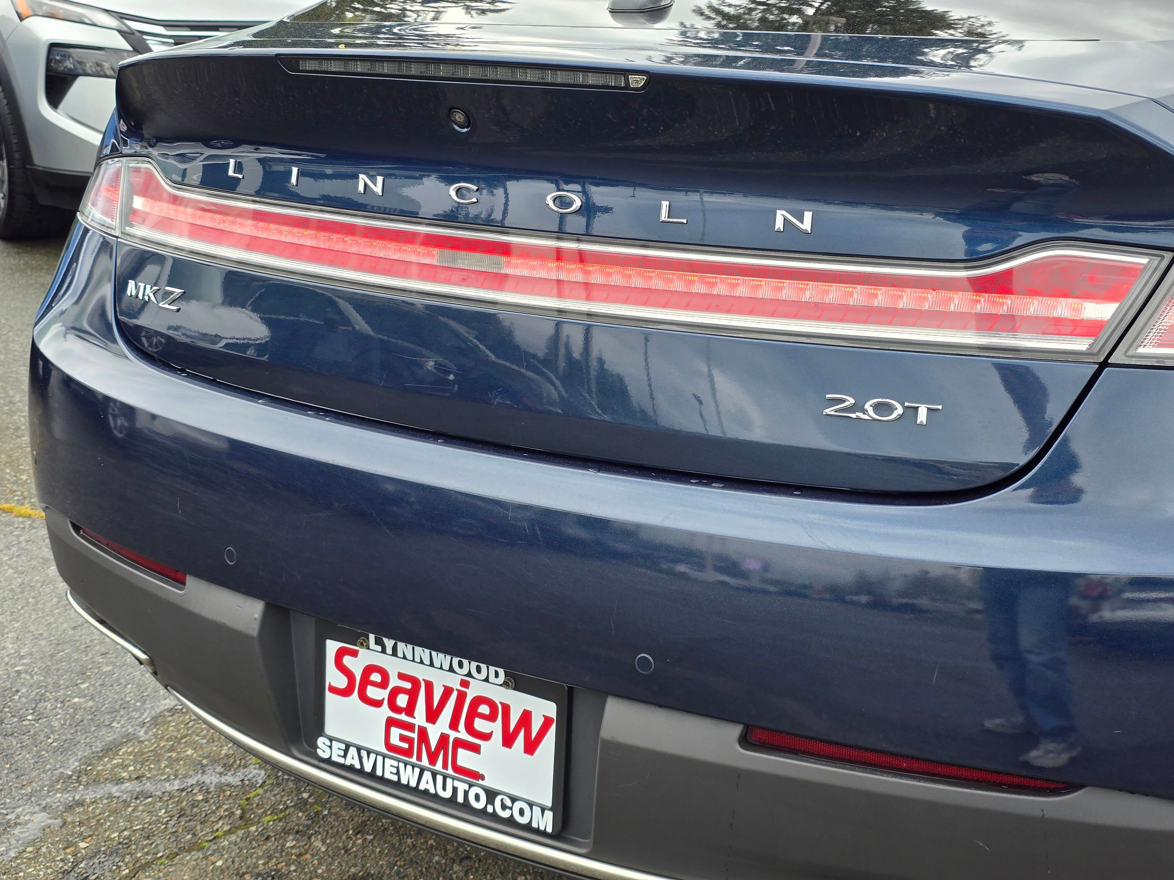 Used 2017 Lincoln MKZ Reserve FWD image 13