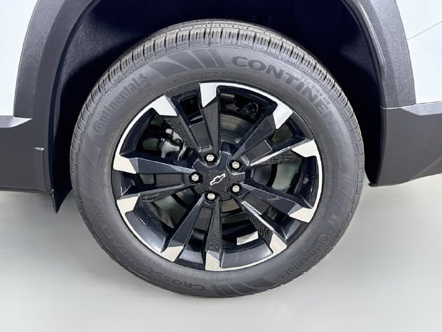 New 2027 Chevrolet Equinox RS w/ Convenience Package III FWD image 31