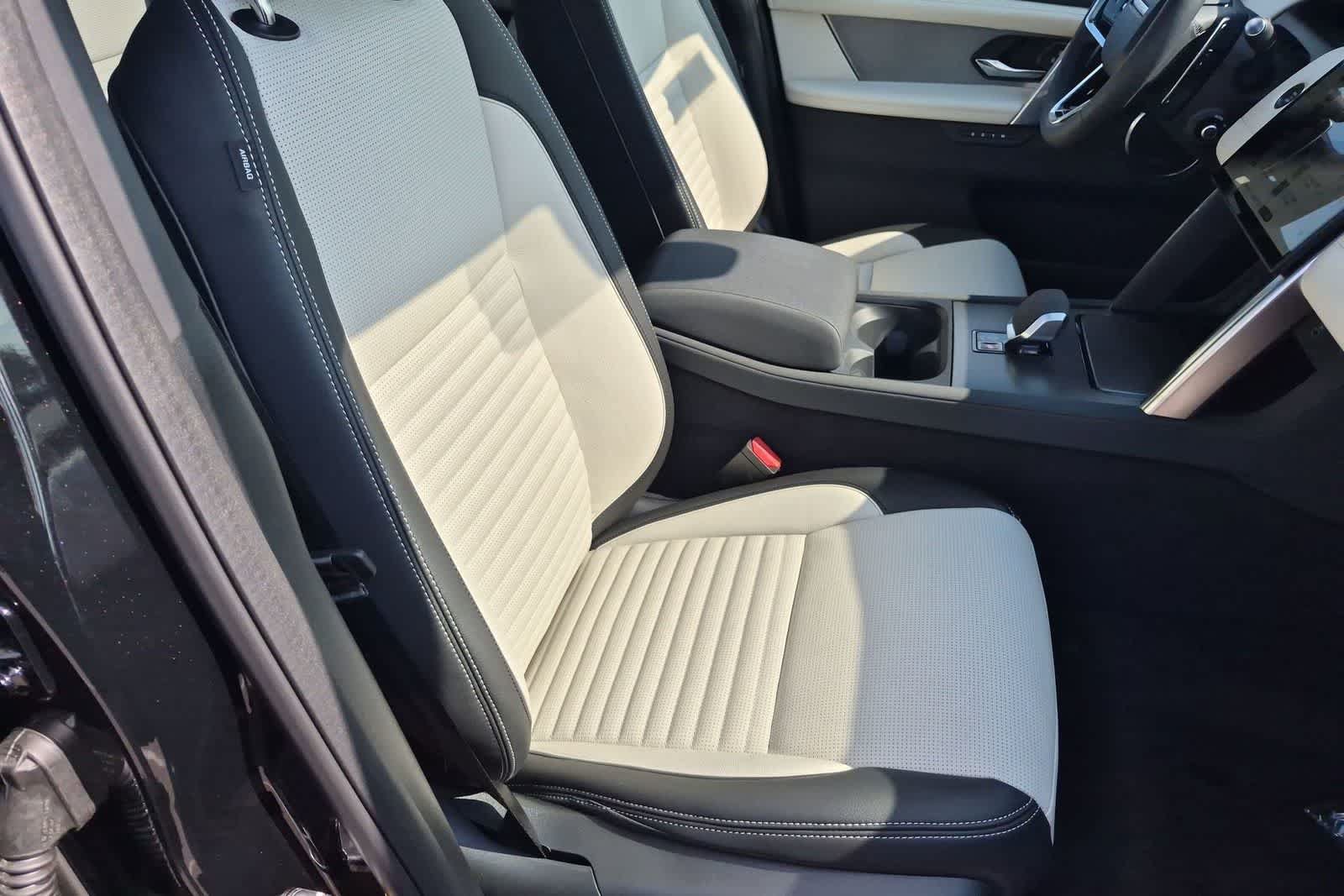 New 2026 Land Rover Discovery Sport Landmark AWD/4WD image 22