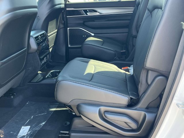 New 2027 Jeep Grand Wagoneer 4WD image 13