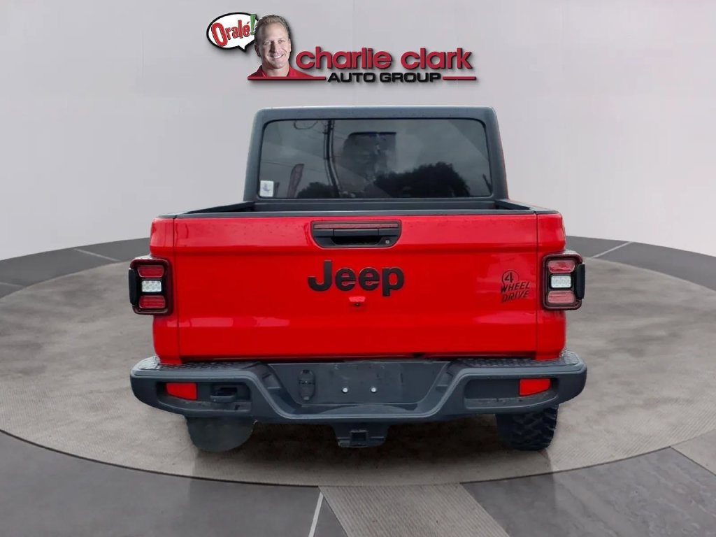 Used 2025 Jeep Gladiator Sport AWD/4WD image 4