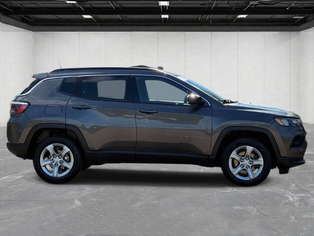 Certified 2023 Jeep Compass Latitude w/ Convenience Group AWD/4WD image 6