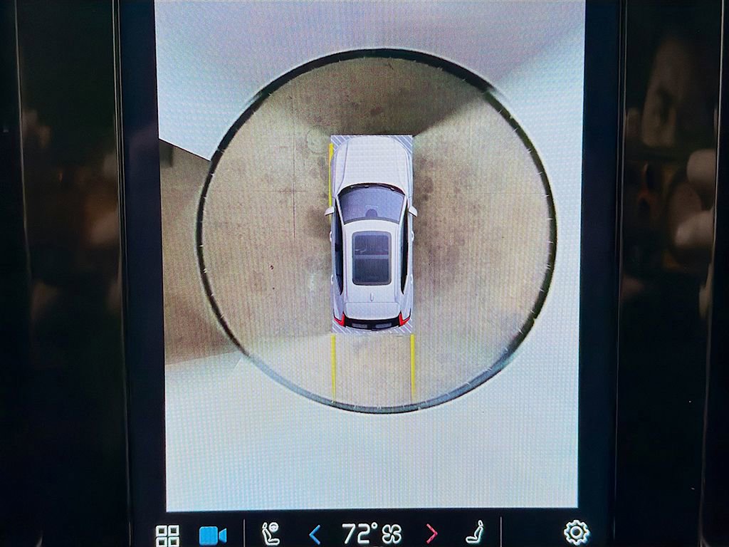 Used 2023 Volvo XC40 B5 Plus w/ Driver Assist Package image 34