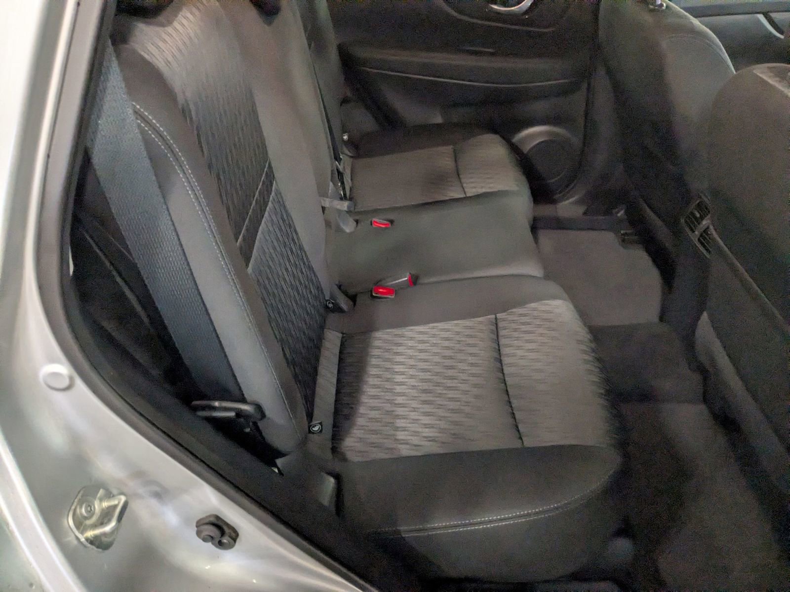 Used 2017 Nissan Rogue SV image 28