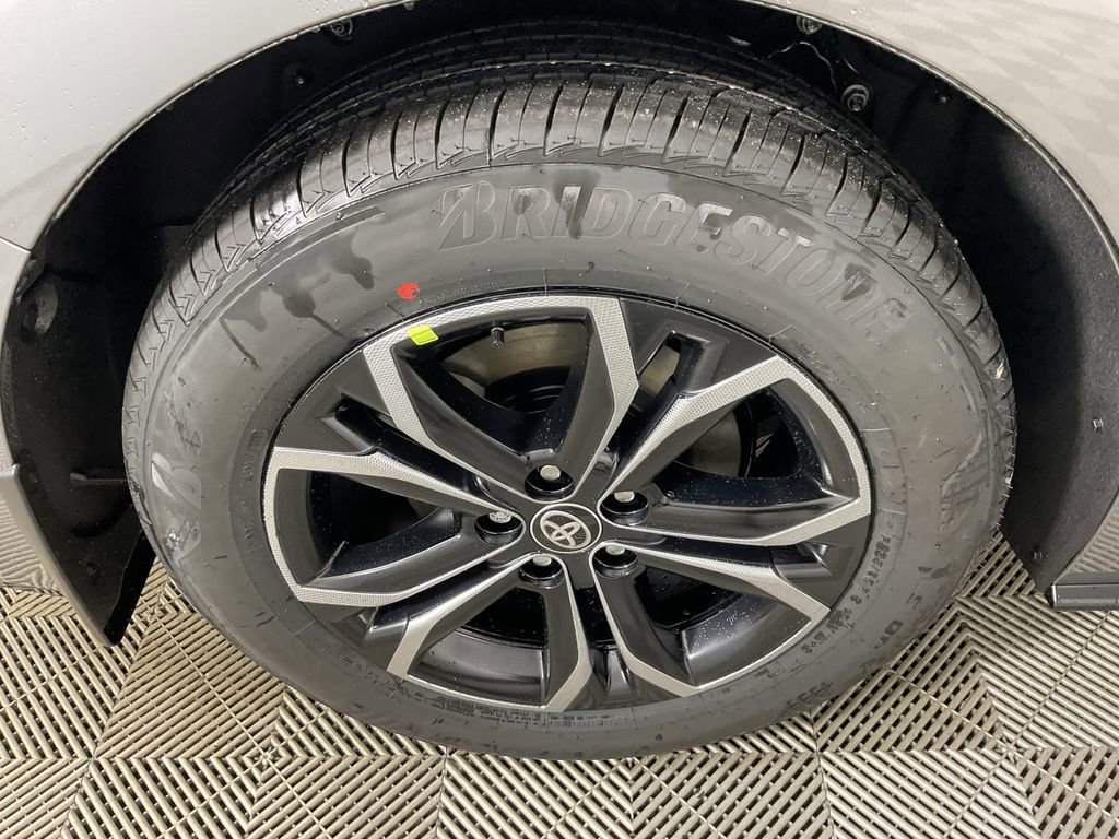 New 2026 Toyota Sienna Platinum image 9