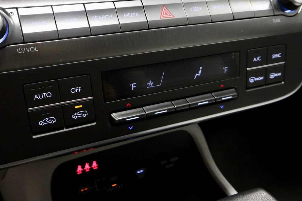 Certified 2025 Hyundai Kona SEL FWD image 30