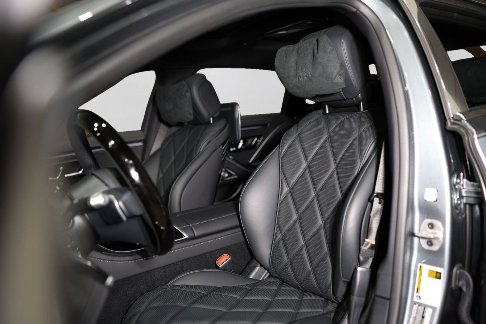 Used 2024 Mercedes-Benz Maybach S 580 4MATIC image 4