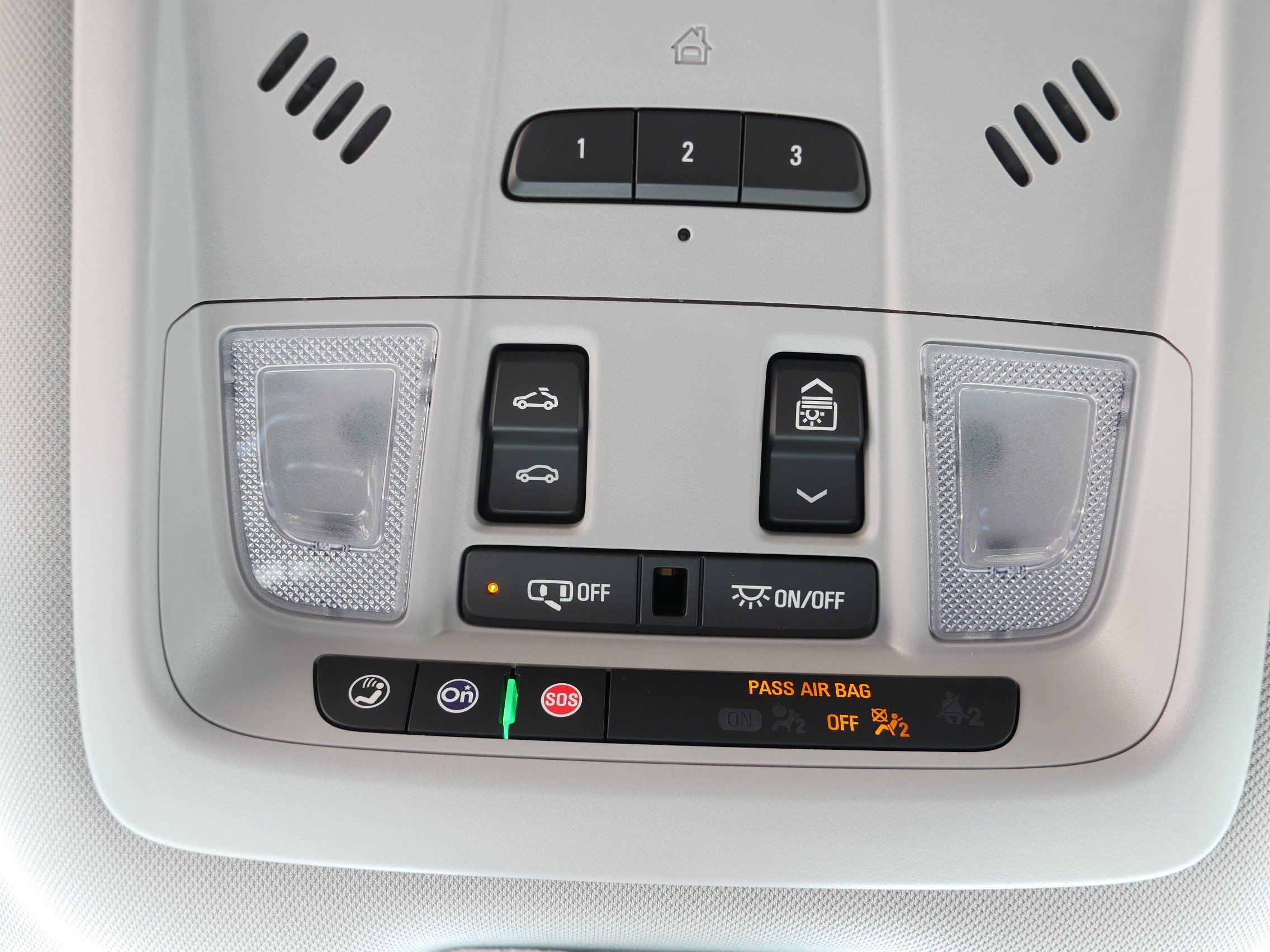 Used 2024 GMC Terrain SLT w/ Infotainment Package II image 33