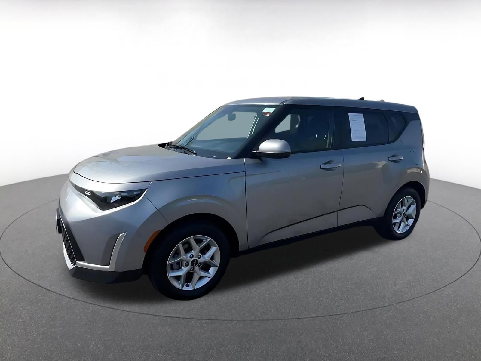 Used 2025 Kia Soul LX w/ LX Technology Package image 8