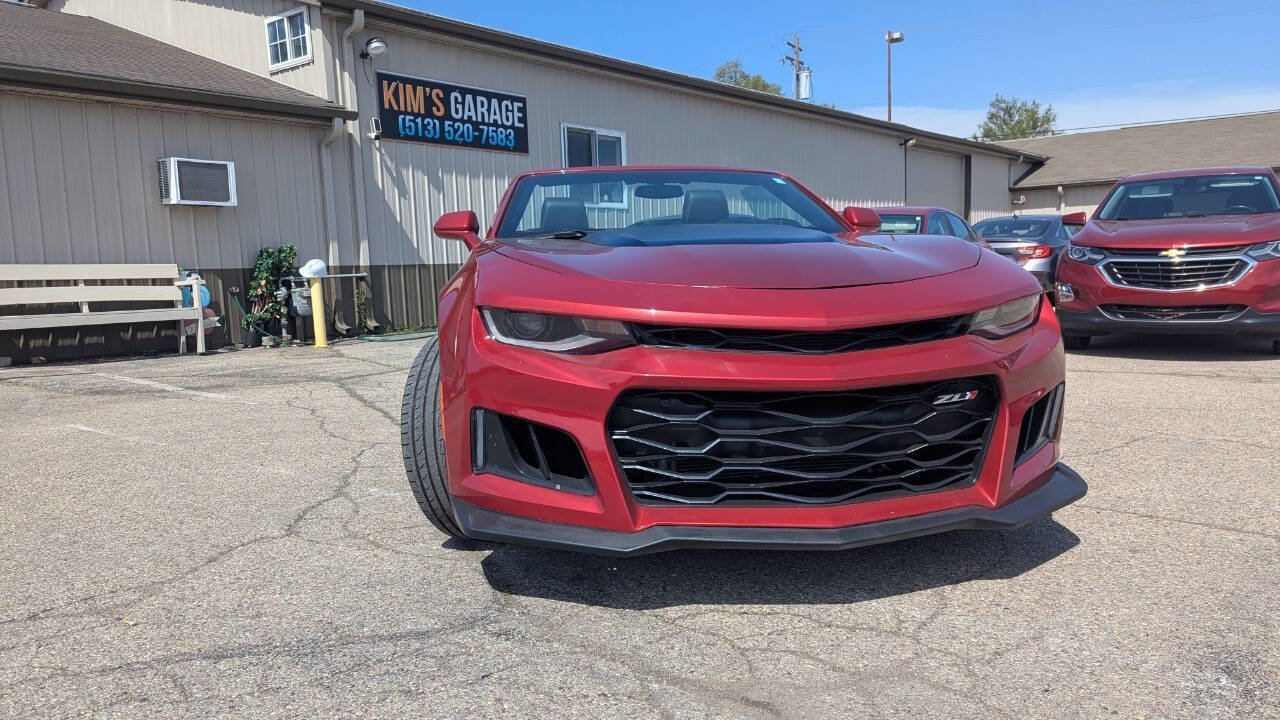 Used 2017 Chevrolet Camaro LT RWD image 3