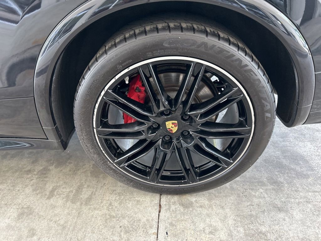 Used 2016 Porsche Cayenne GTS image 18