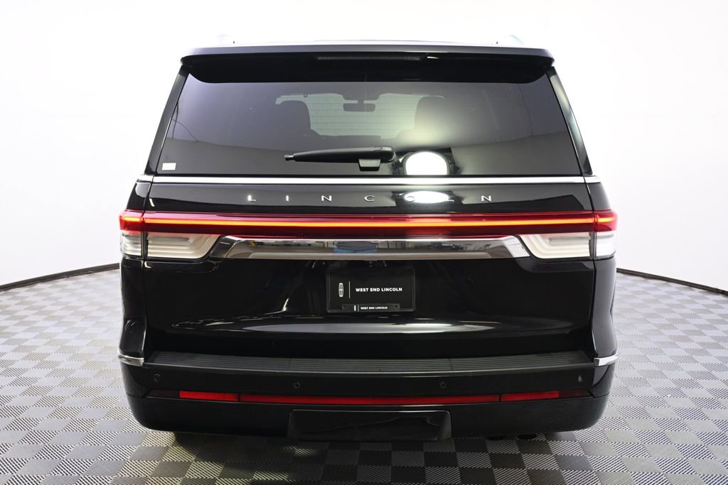 Used 2023 Lincoln Navigator Reserve AWD/4WD image 5