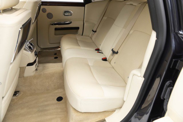 Used 2010 Rolls-Royce Ghost image 38