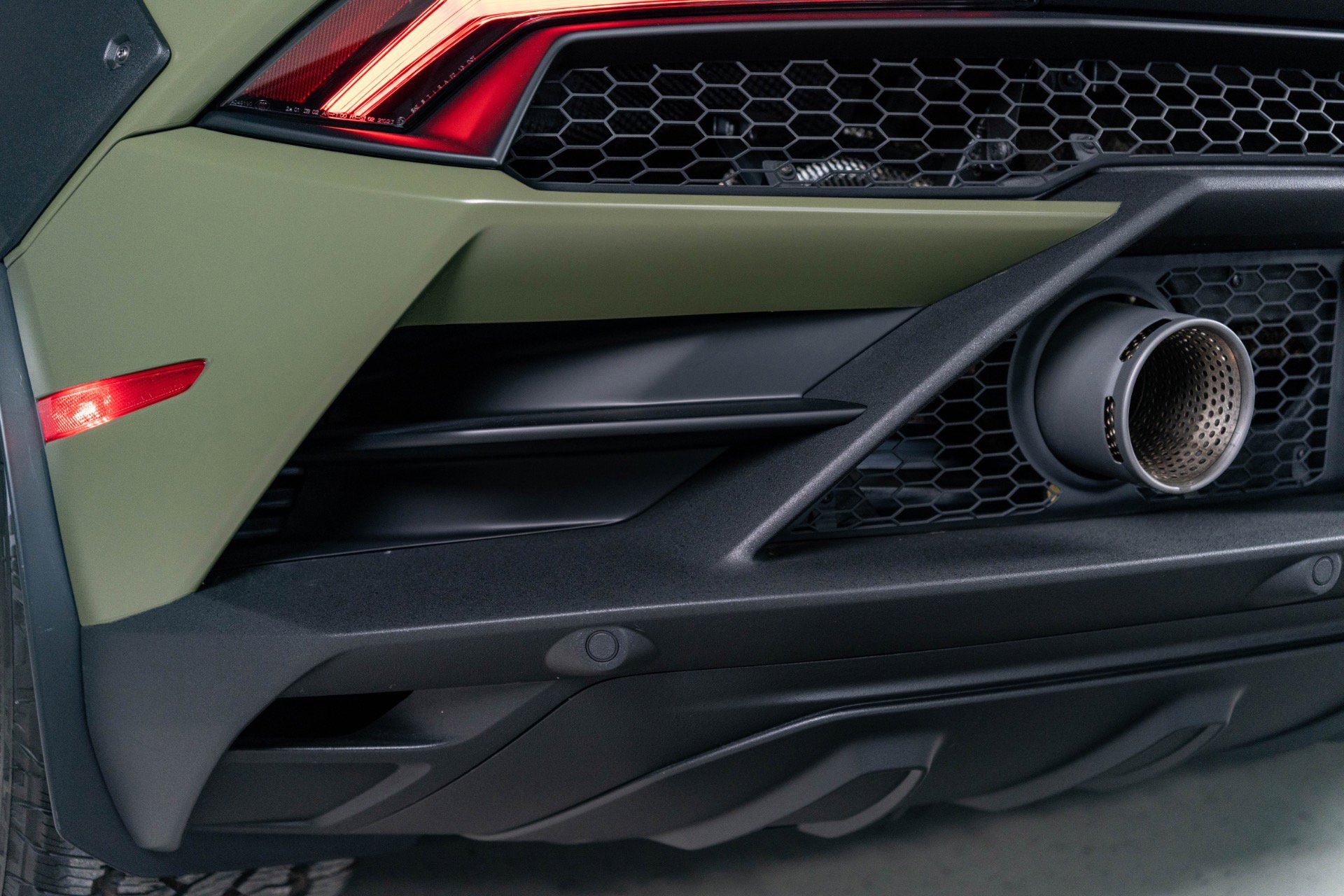 Used 2024 Lamborghini Huracan Sterrato AWD/4WD image 19
