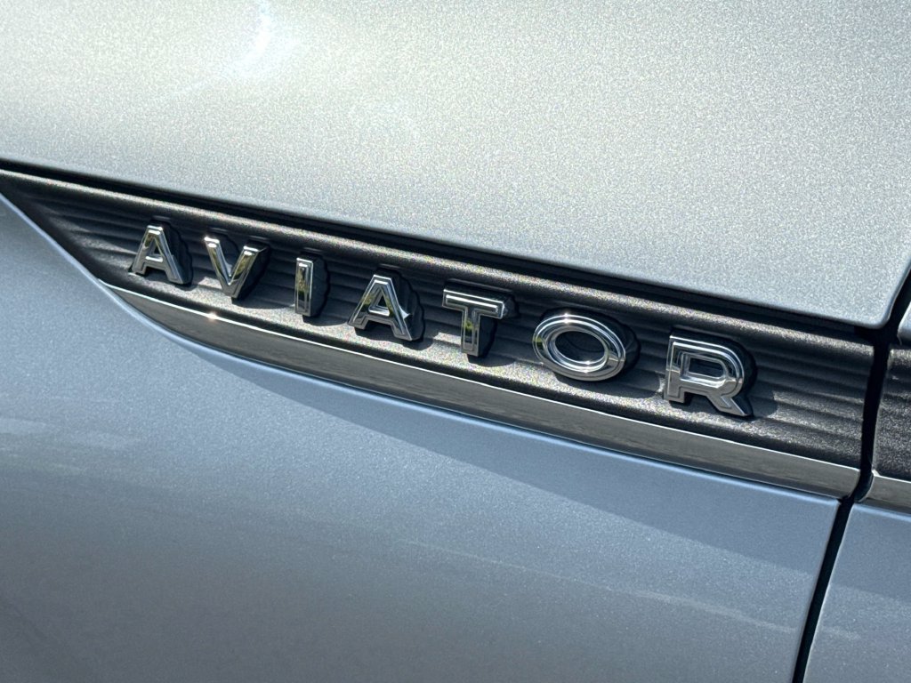Certified 2023 Lincoln Aviator Reserve w/ Equipment Group 201A AWD/4WD image 6