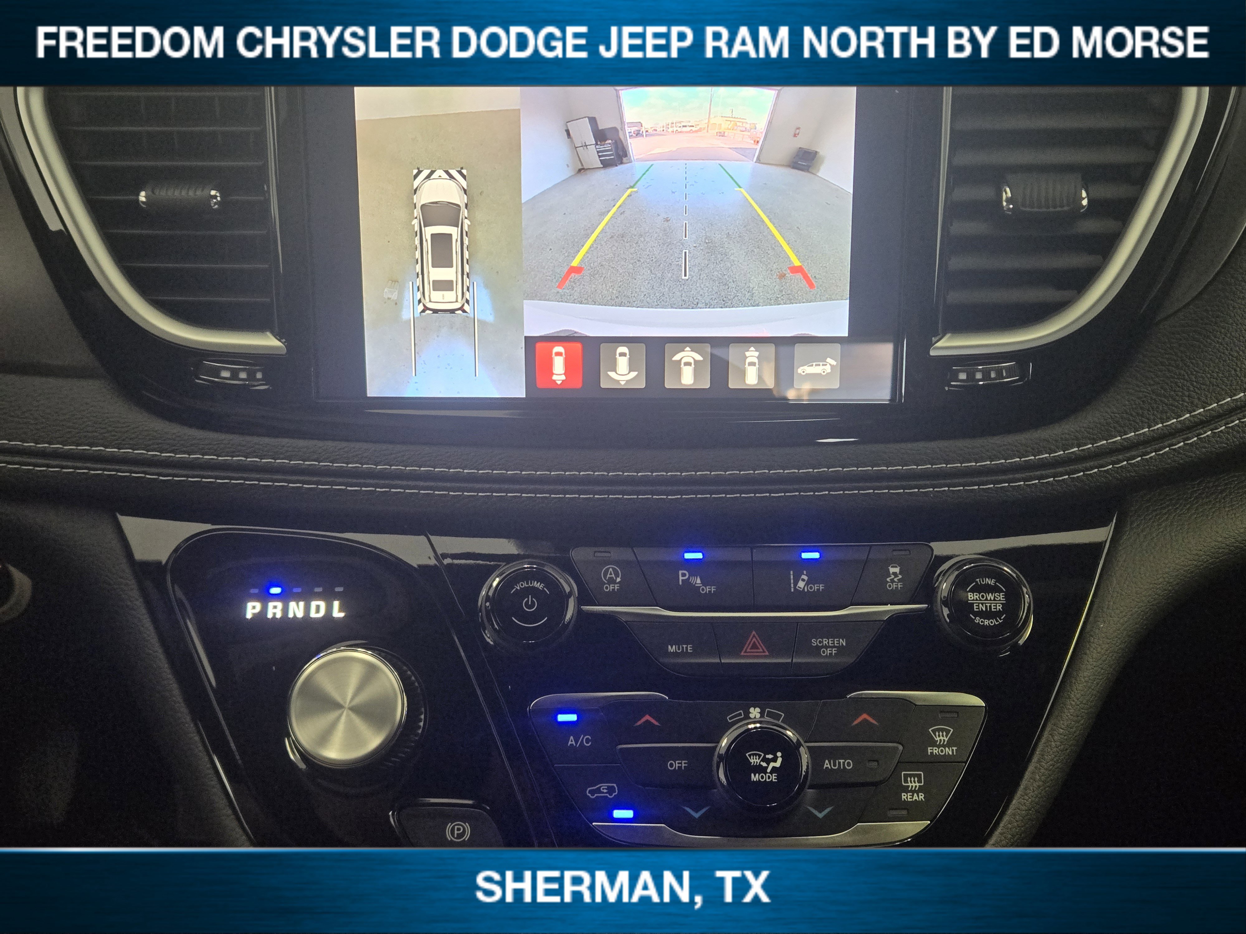 New 2026 Chrysler Pacifica Select image 12